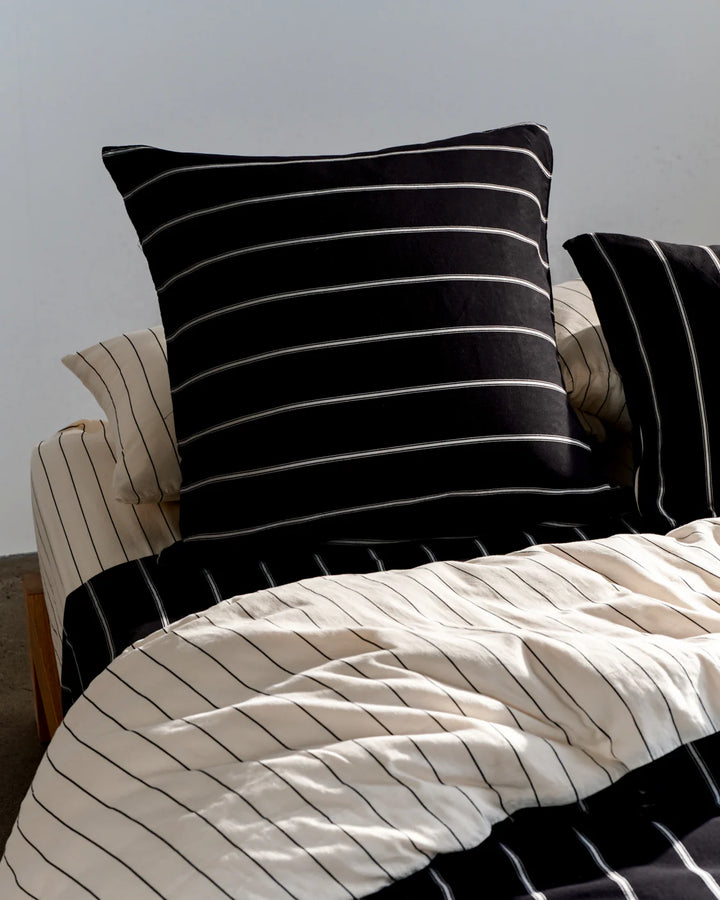 Hommey Quilt Cover - Ink / Snow