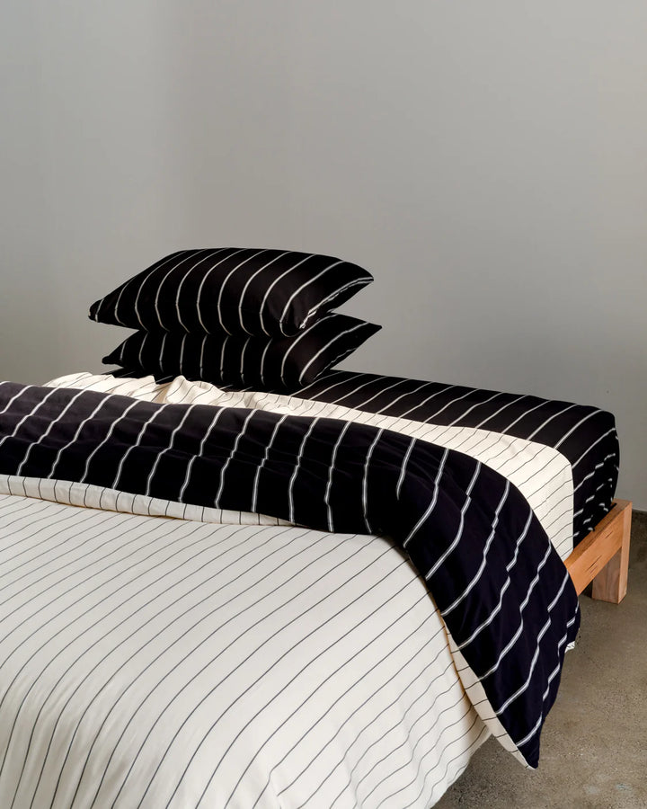 Hommey Quilt Cover - Ink / Snow