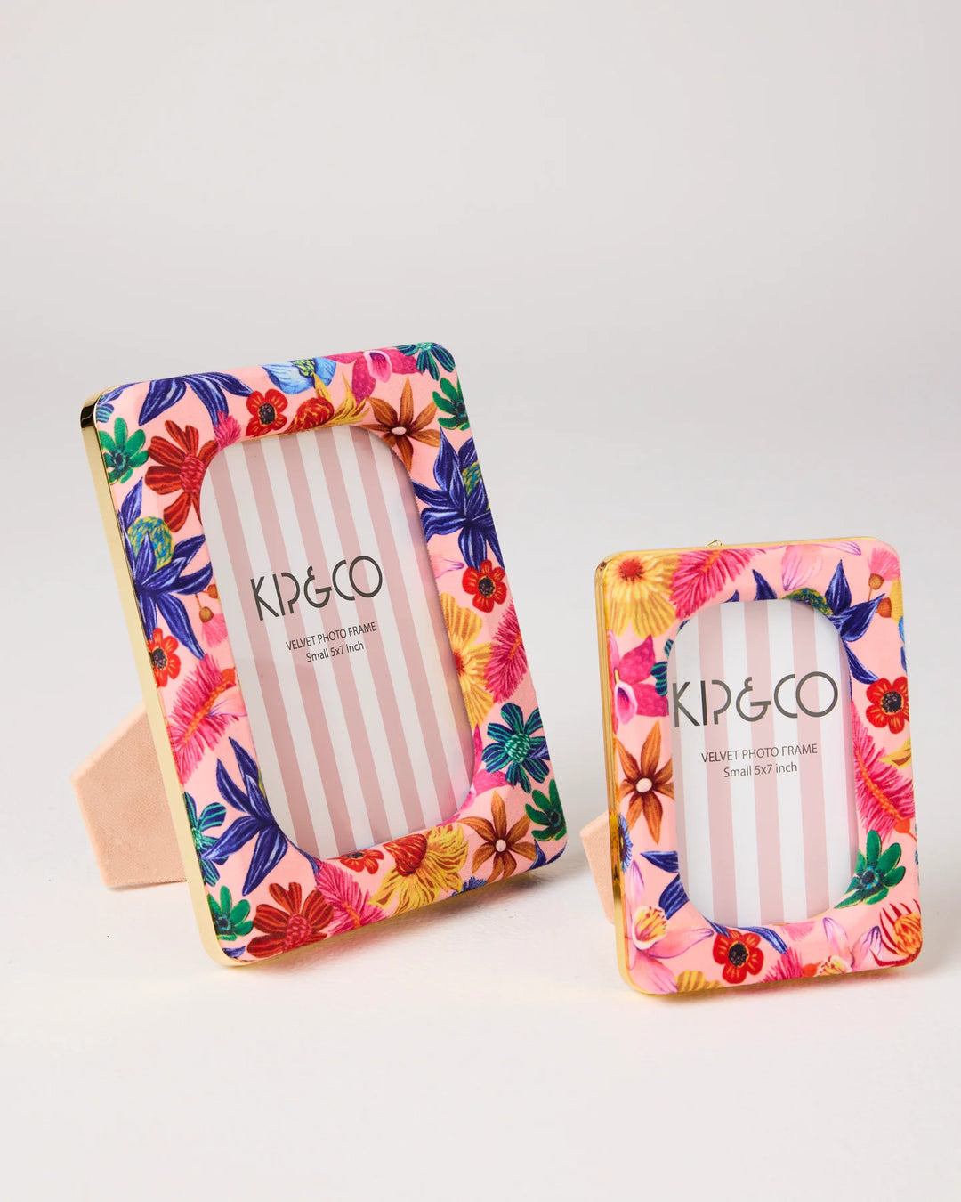 Kip & Co Wild Flowers In Bloom Oval Velvet Photo Frame