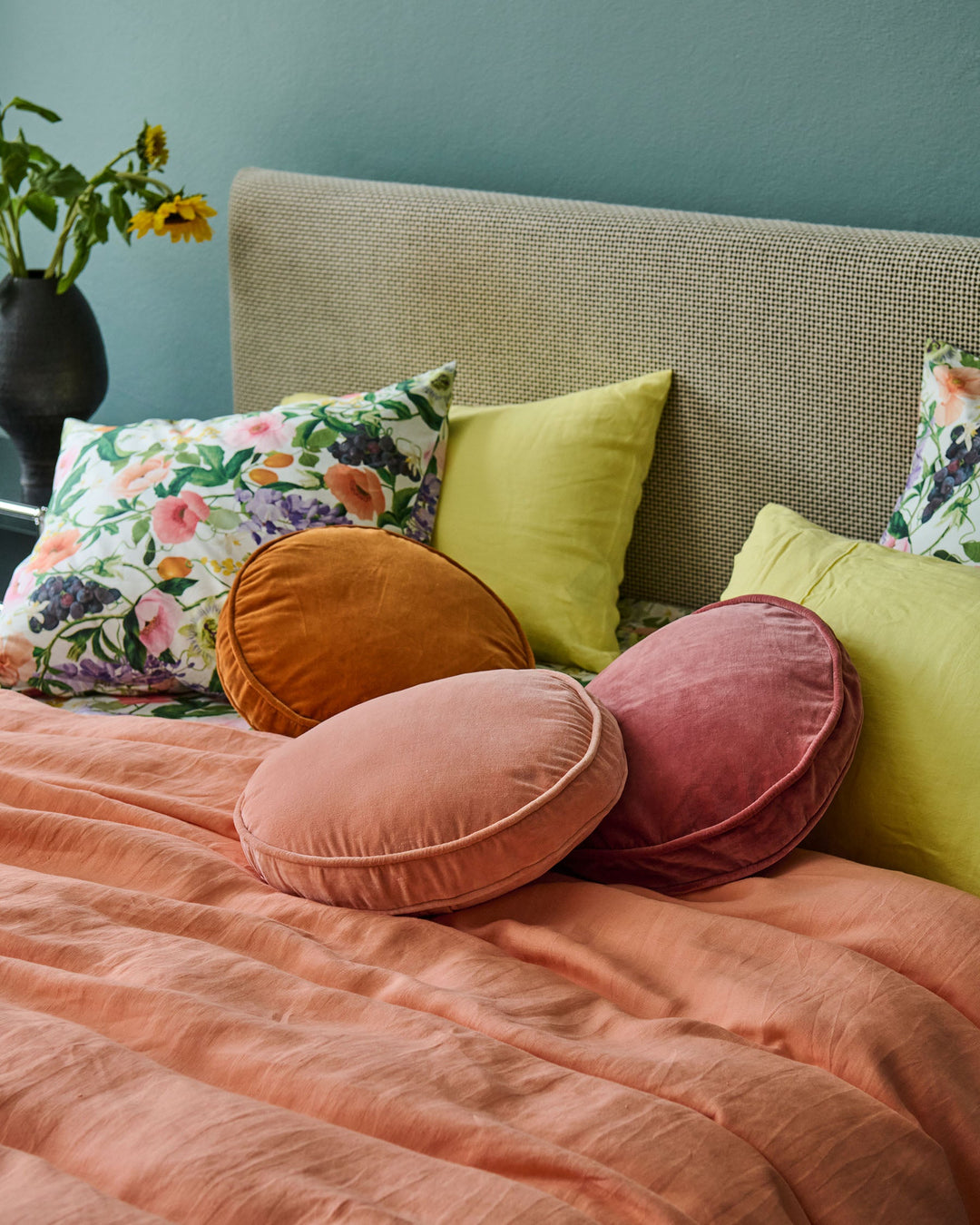 Kip & Co Peach Pie Velvet Pea Cushion
