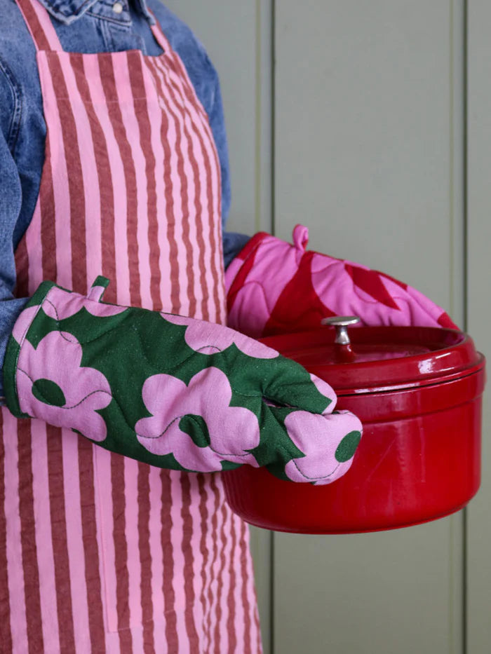 Mosey Me Flowerbed Oven Mitt