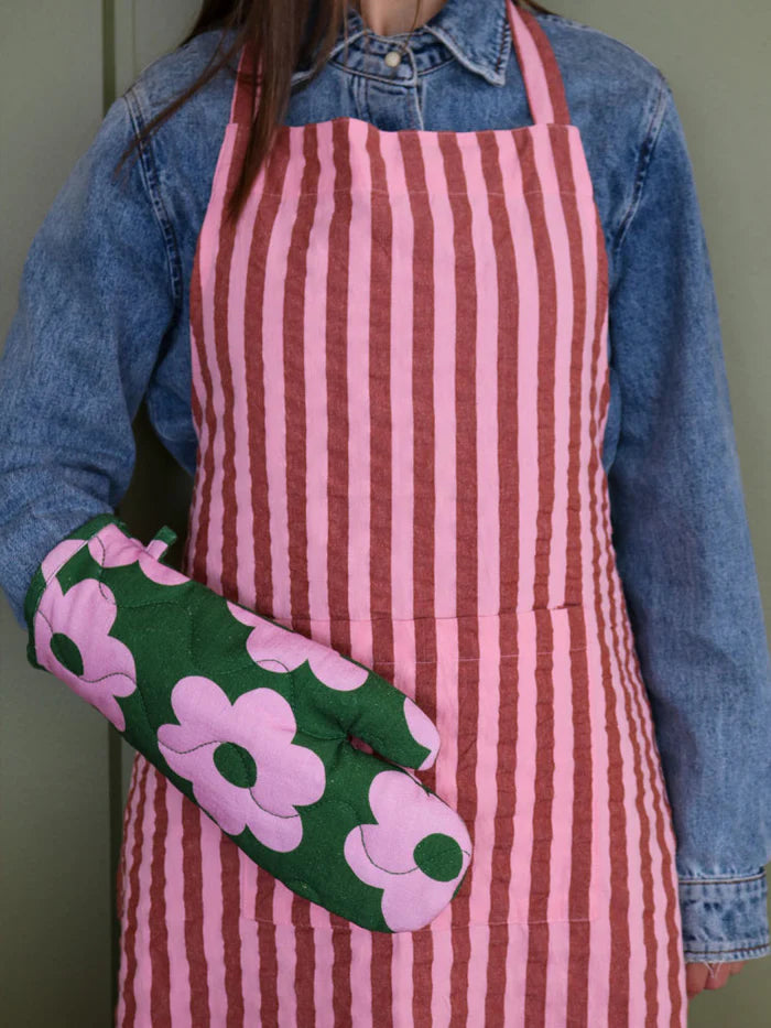 Mosey Me Flowerbed Oven Mitt