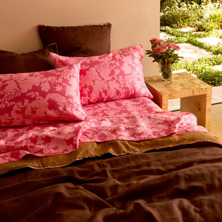 Bonnie & Neil Petal Pink Linen Fitted Sheet