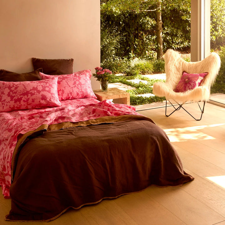 Bonnie & Neil Petal Pink Linen Fitted Sheet