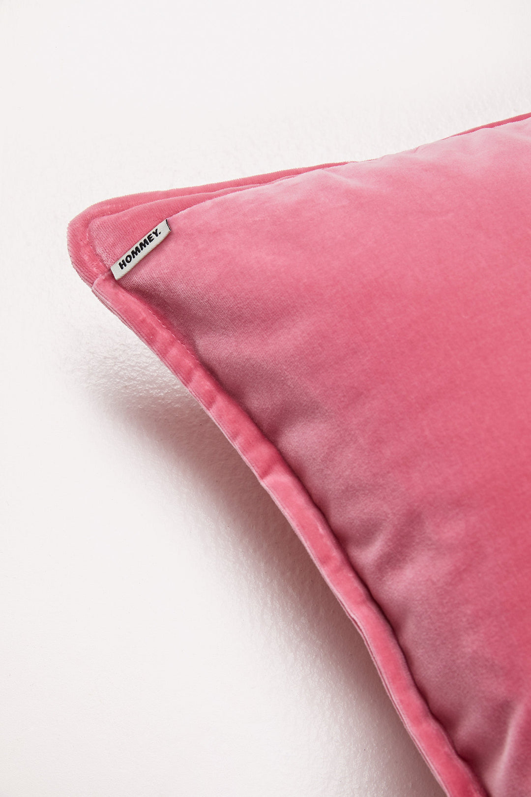 Hommey Velvet Lumbar Cushion - Bubblegum