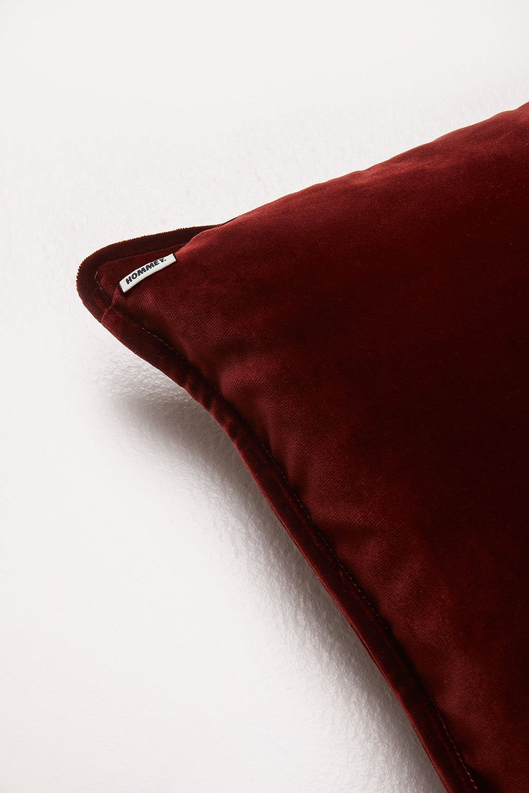 Hommey Velvet Cushion - Cognac