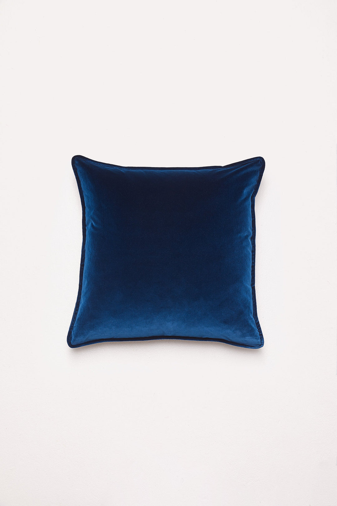 Hommey Velvet Cushion - Midnight Blue