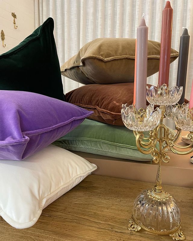 Hommey Velvet Cushion - Grape