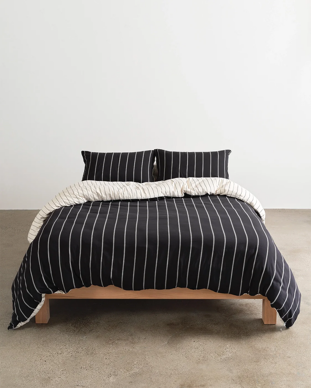 Hommey Quilt Cover - Ink / Snow