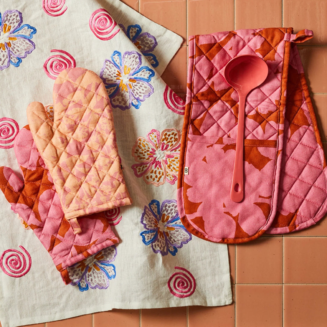 Bonnie & Neil Carmine Pink Long Pot Holder