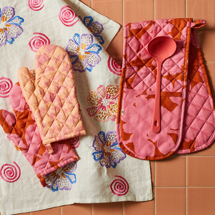 Bonnie & Neil Carmine Pink Long Pot Holder