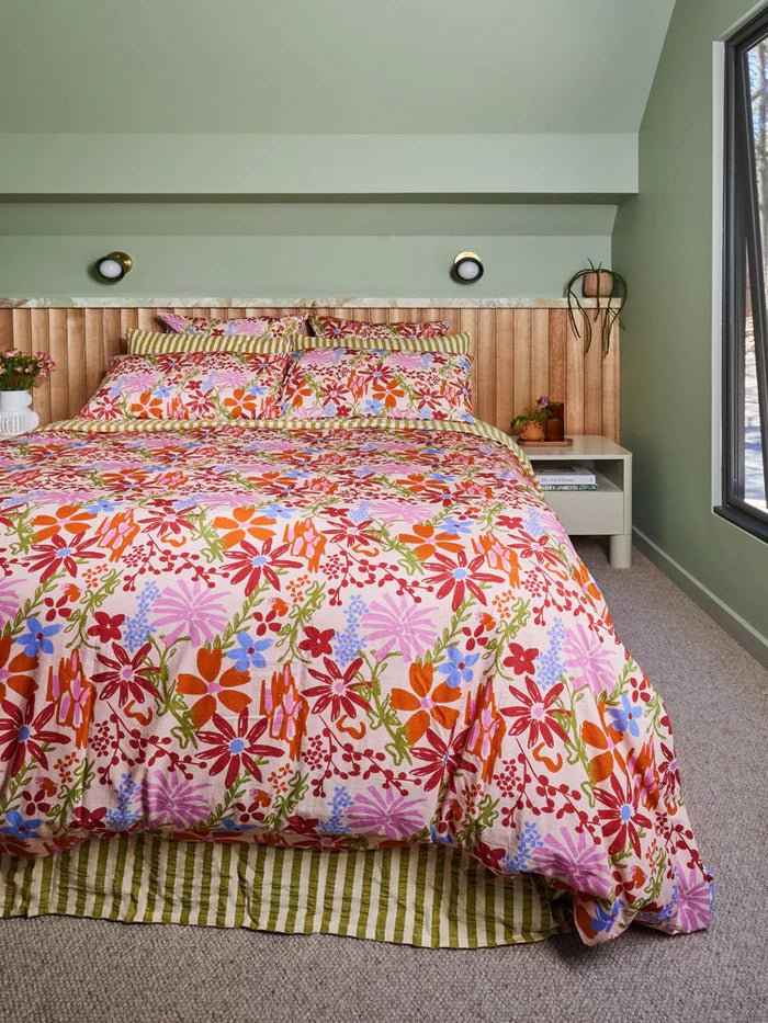 Mosey Me Winter Garden Quilt Cover