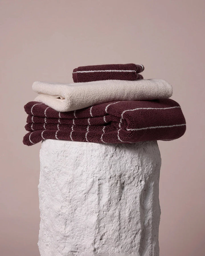 Hommey Bath Sheet - Merlot