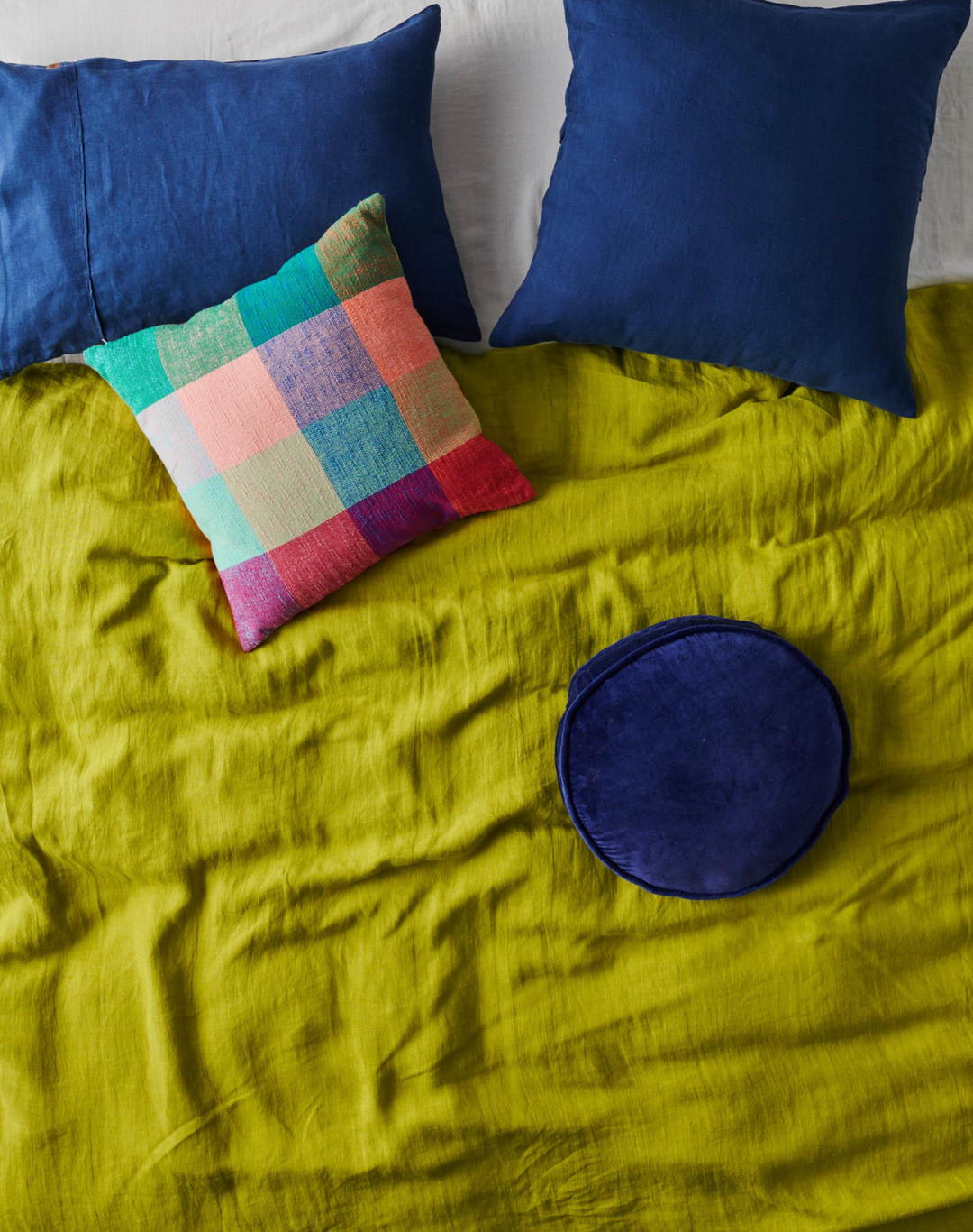 Kip & Co Navy Velvet Pea Cushion