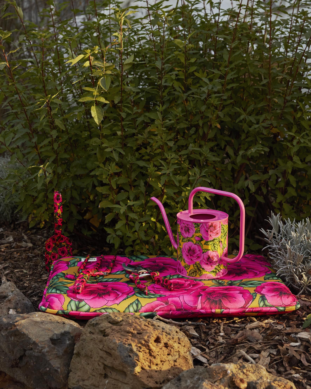 Kip & Co Golden Peony Garden Tools and Gloves Set