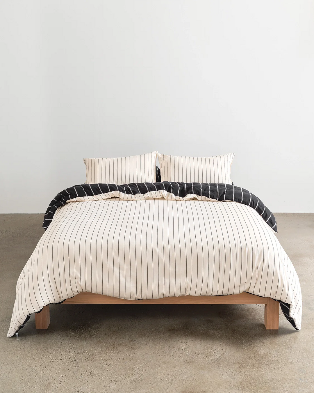 Hommey Quilt Cover - Ink / Snow