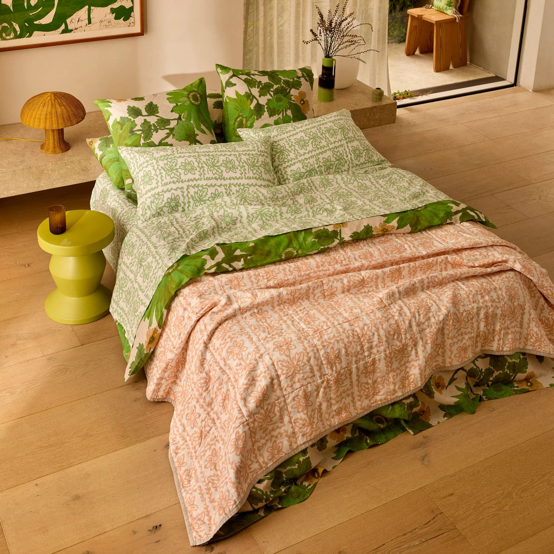 Bonnie & Neil Petal Pink & Daisy Buff Linen Quilted Throw